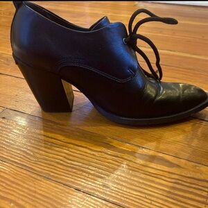 John Fluevog “Swordfin” high heeled oxfords size 10.5